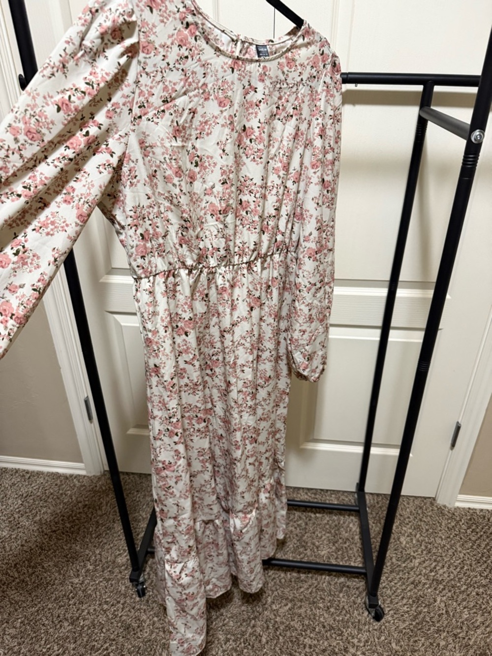 SHEIN Pink Floral Long Sleeve Maxi Dress on Cream